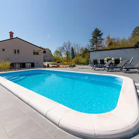 Tulipa By Briskva וילה מושצ'ניצה