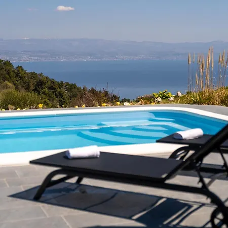 Tulipa By Briskva וילה מושצ'ניצה