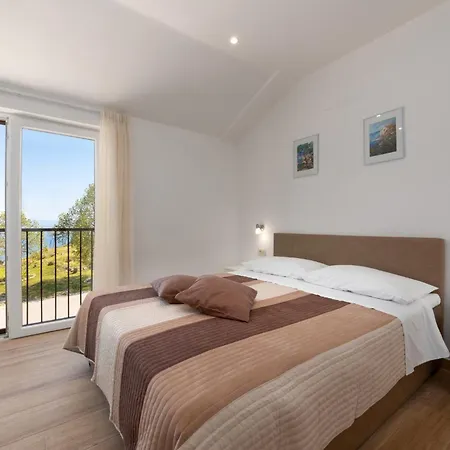 Tulipa By Briskva فيلة *