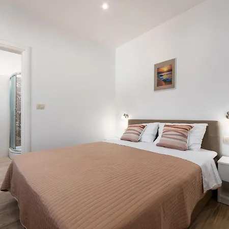 Tulipa By Briskva فيلة موتشينيسي