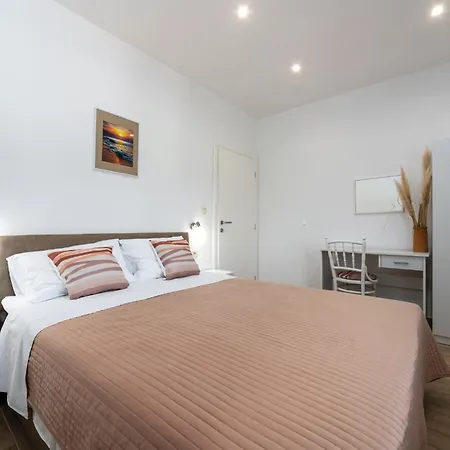 Tulipa By Briskva فيلة موتشينيسي