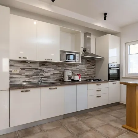 Tulipa By Briskva فيلة موتشينيسي