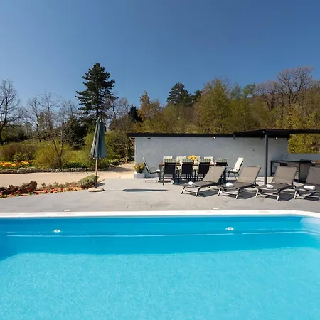 Tulipa By Briskva فيلة موتشينيسي