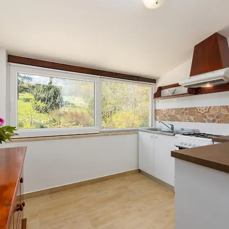 Tulipa By Briskva فيلة موتشينيسي